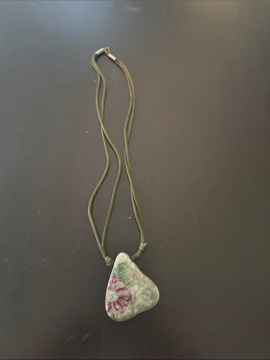 Vintage Jewelry - Hand-Painted Floral Pendant Necklace - Green